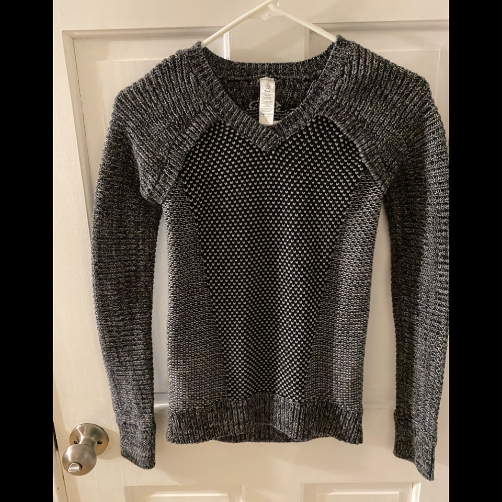Ivivva sweater